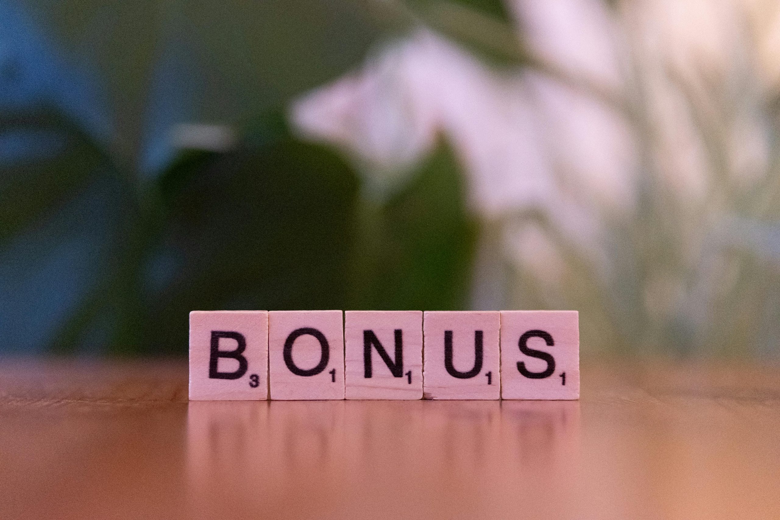 Actuarial employee benefits optimization UAE bonus and rewards concept