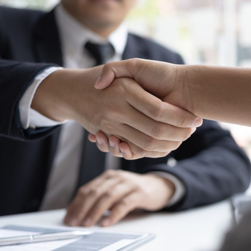When to Hire an Outsourced CFO vs In-House